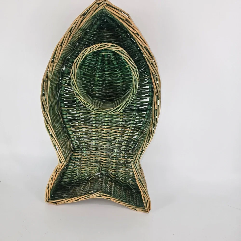Vintage Woven Wicker Fish Shaped Serving Tray Green Charcuterie Platter 20 Inch